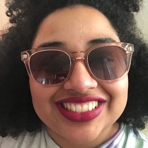 Meet your Posher, Christina